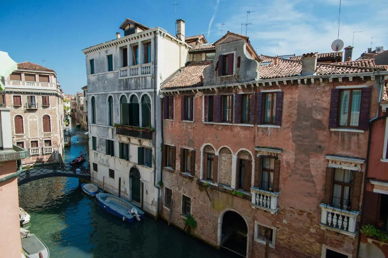 Ca Zulian Amazing Canal View Apartment Veneza